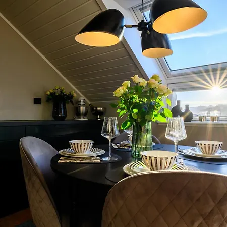 Penthouse Apartment *
